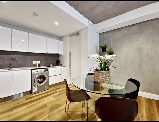3 BEDROOM APARTMENT FOR SALE IN VREDEHOEK